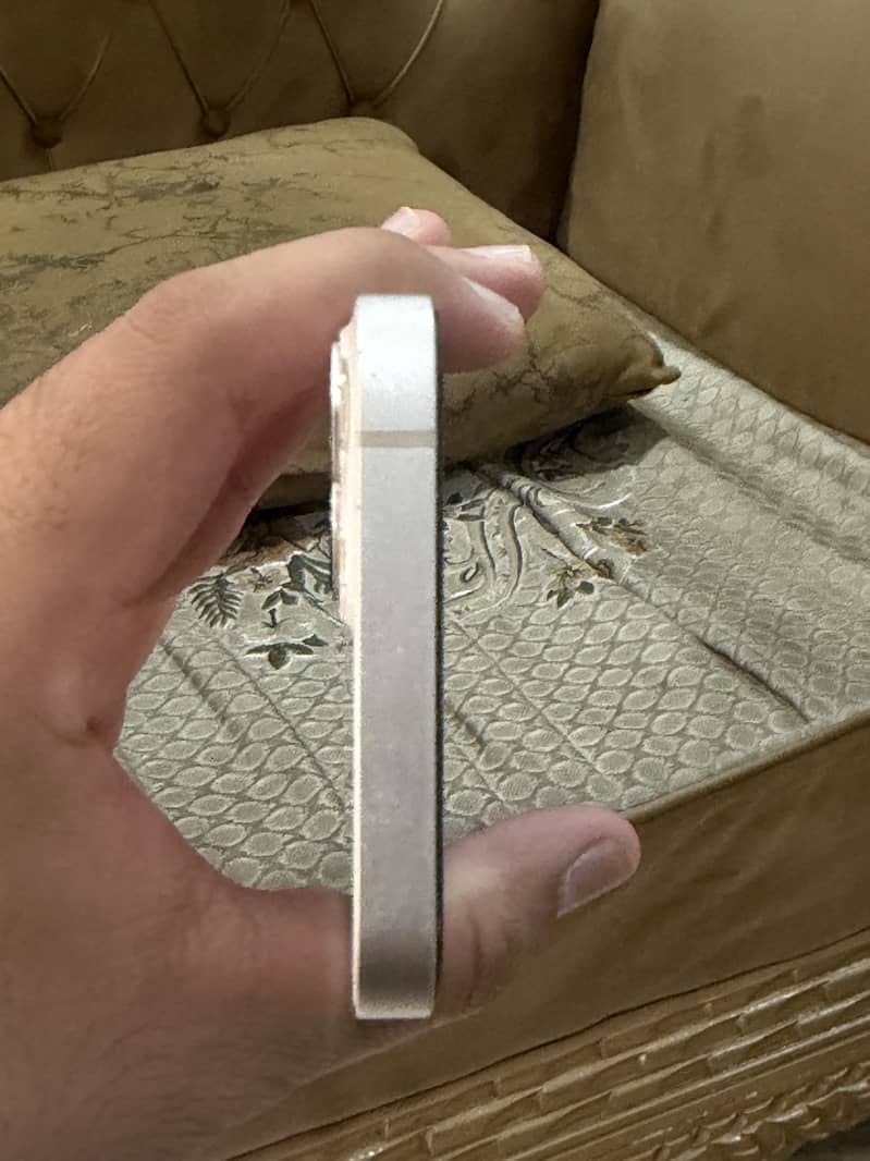 iPhone 13 5