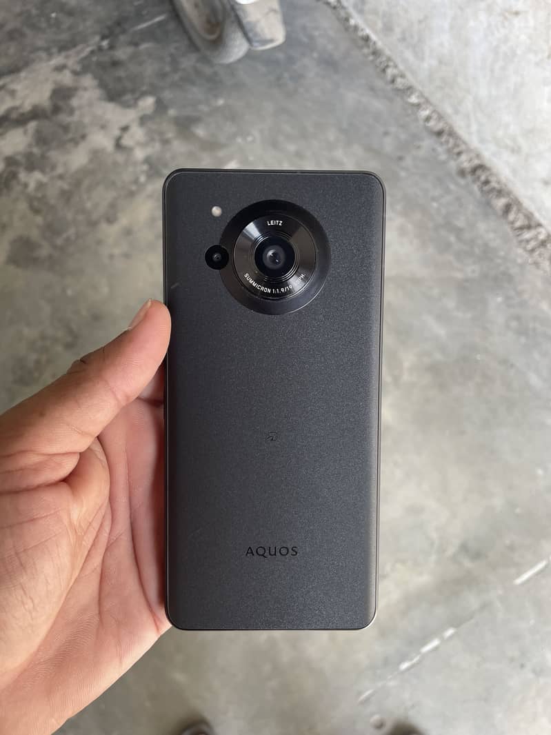 Sharp Aquos Sense7 plus 1