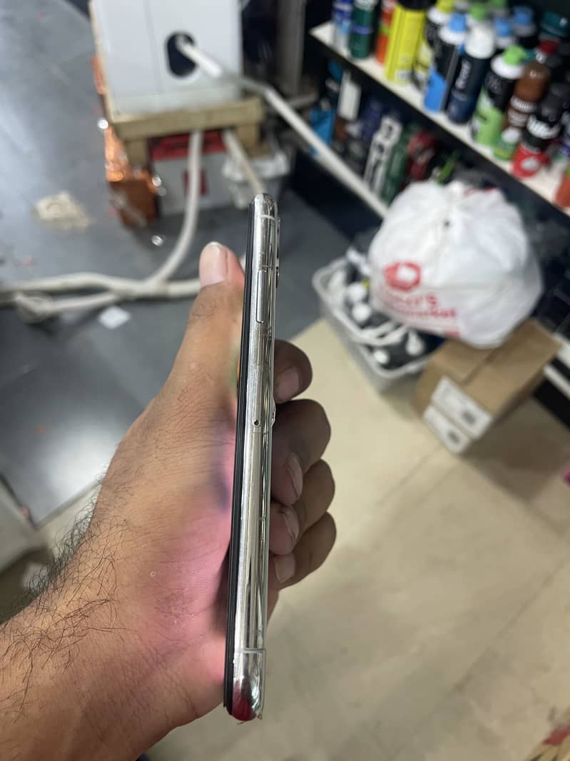 Apple iPhone XS 0