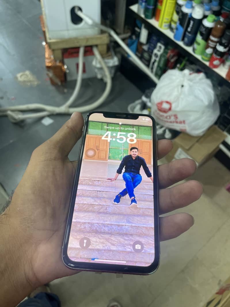 Apple iPhone XS 7