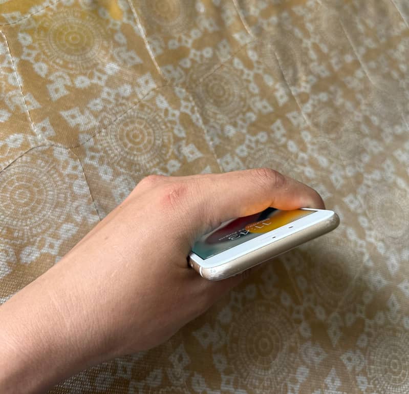 Apple iPhone 6S 5