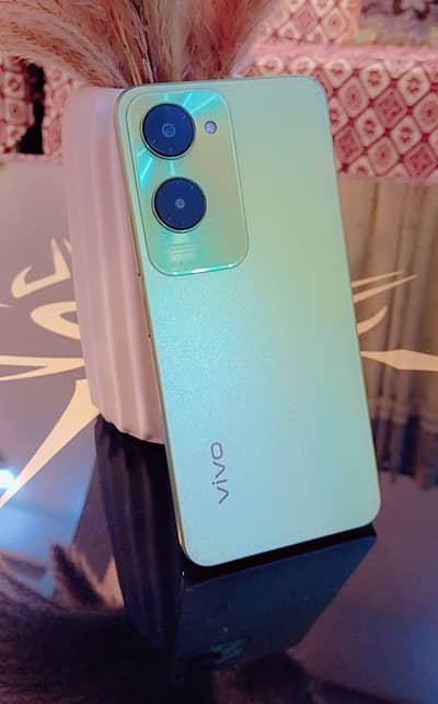 Vivo Y18 4+4GB RAM / 128GB – Excellent Condition
