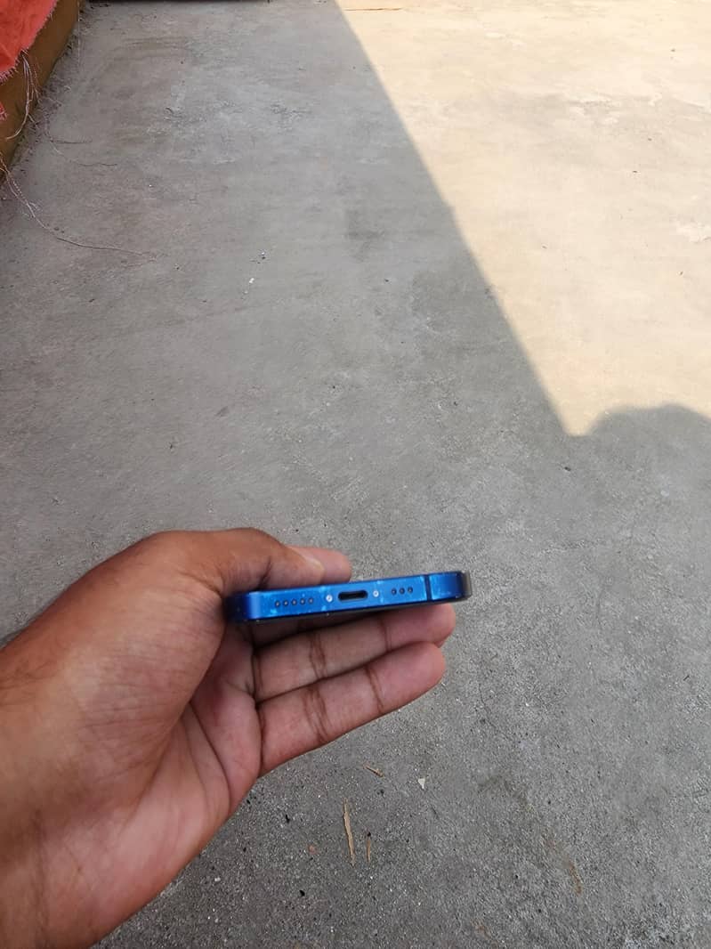 Apple iPhone 12 3