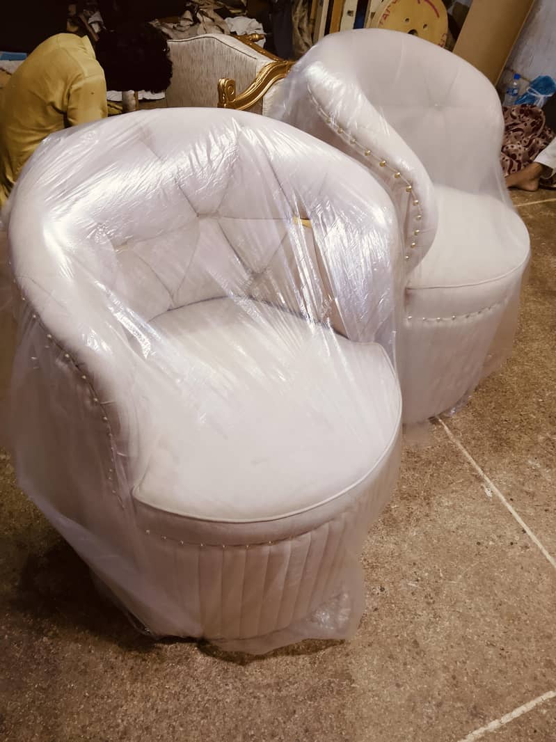 Round sofa chairs 3