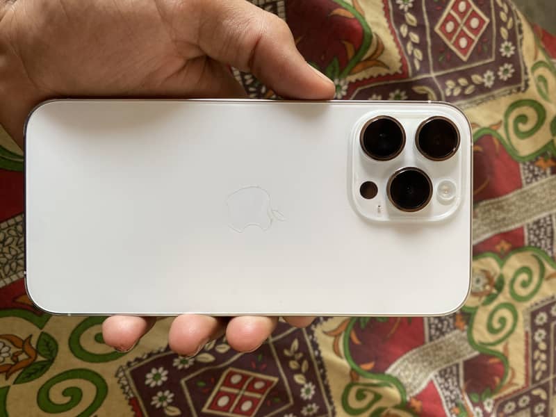 Apple iPhone 14 Pro Max 0