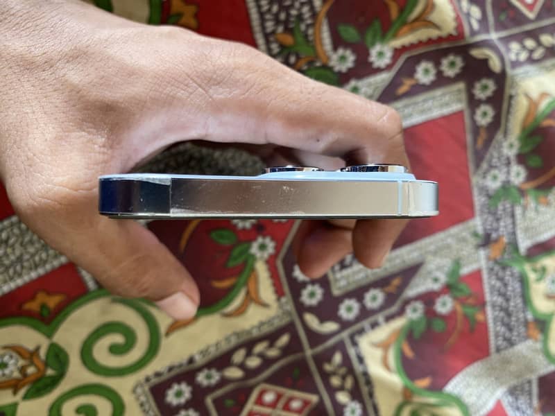 Apple iPhone 14 Pro Max 3