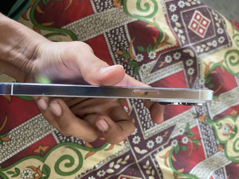 Apple iPhone 14 Pro Max 5