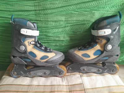 HY SCATES INLINE ROLLER FOR 12-13 YEARS price should be negotiable