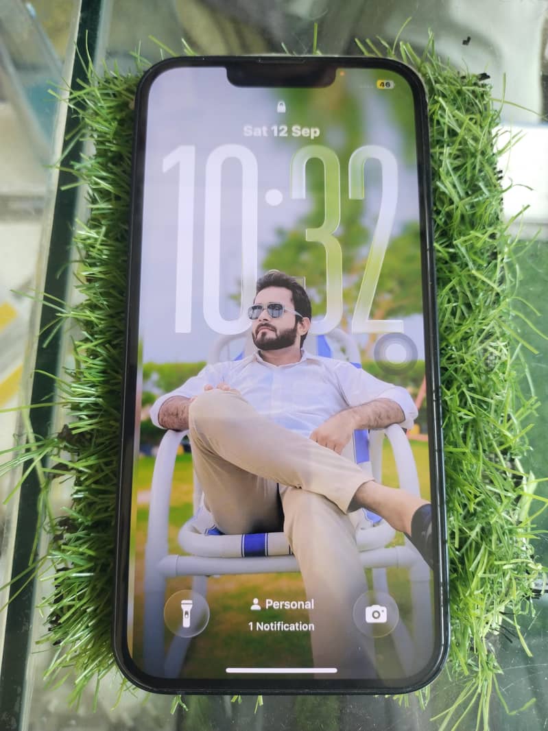 Apple iPhone 13 2