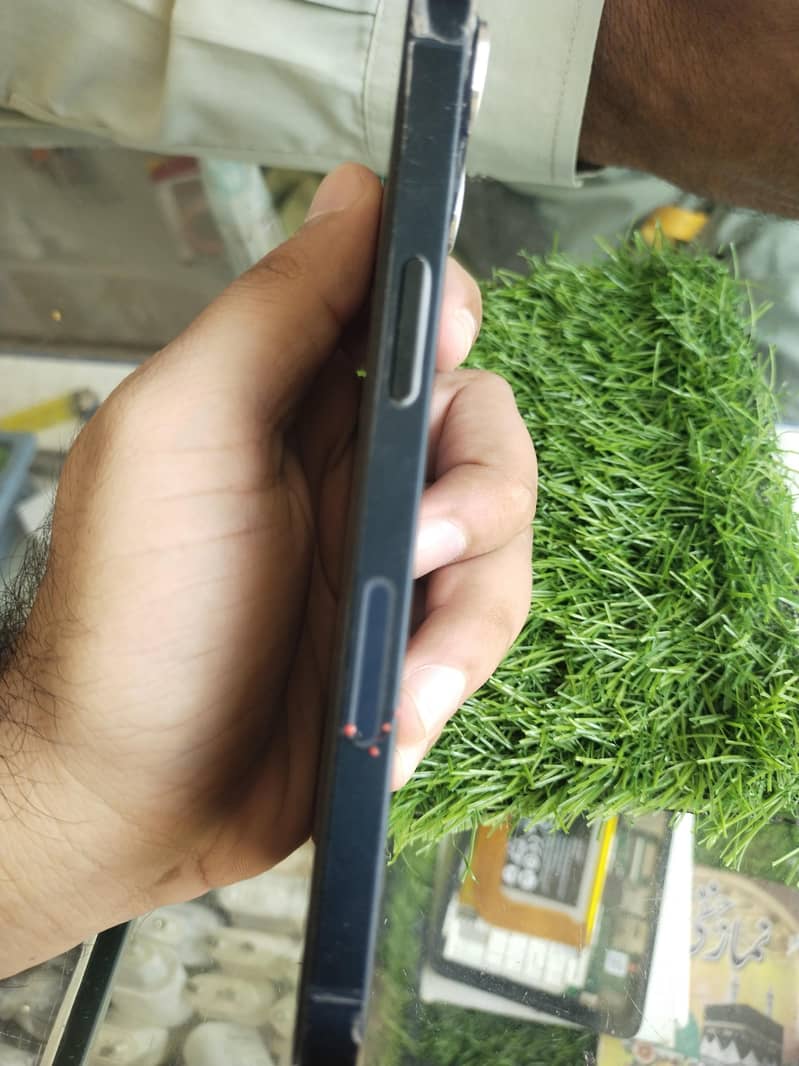 Apple iPhone 13 3