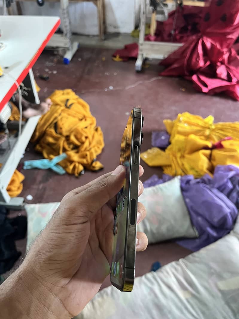 Apple iPhone 12 Pro Max 1