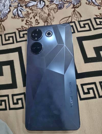 Tecno CAMON 20