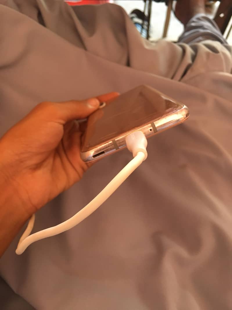 Sharp Aquos R2 exchange possible 3