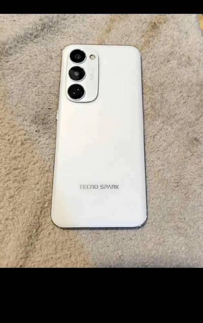 Tecno spark 40 pro plus. . . 03087904027