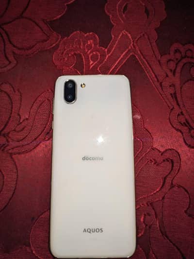 Sharp Aquos R2