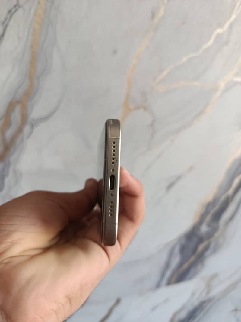 Apple iPhone 15 Pro Max 3