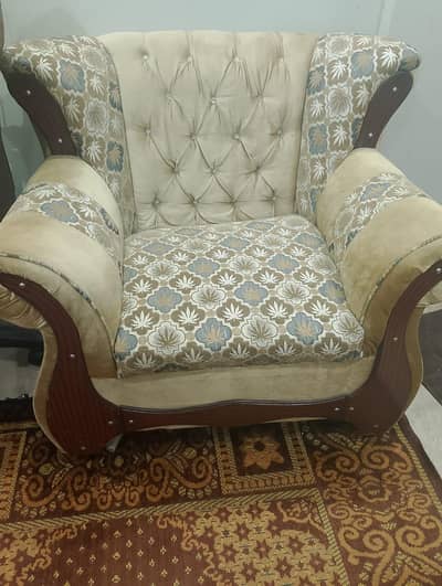 I'm selling 7 seater sofa set is good condition slightly used