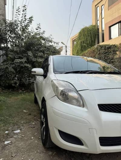 Toyota Vitz 2014