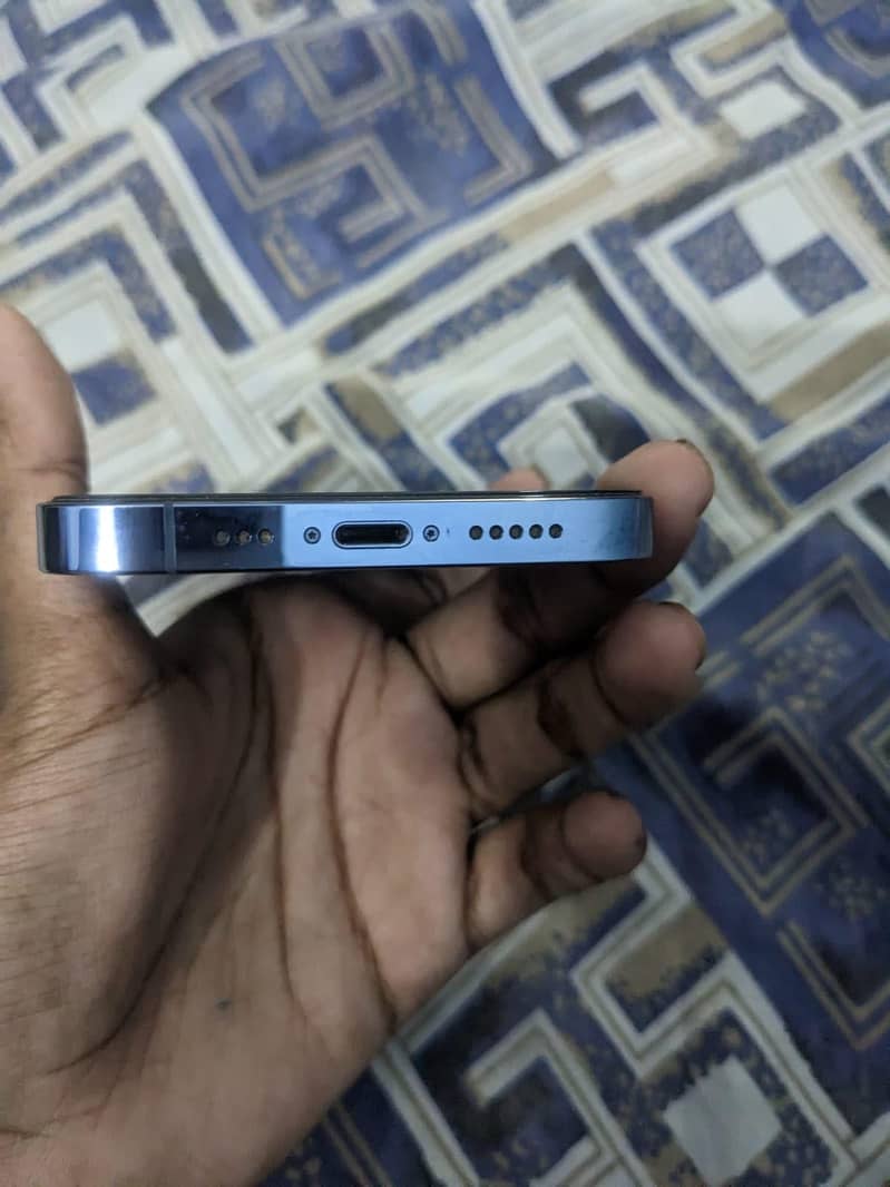 Apple iPhone 13 Pro 2