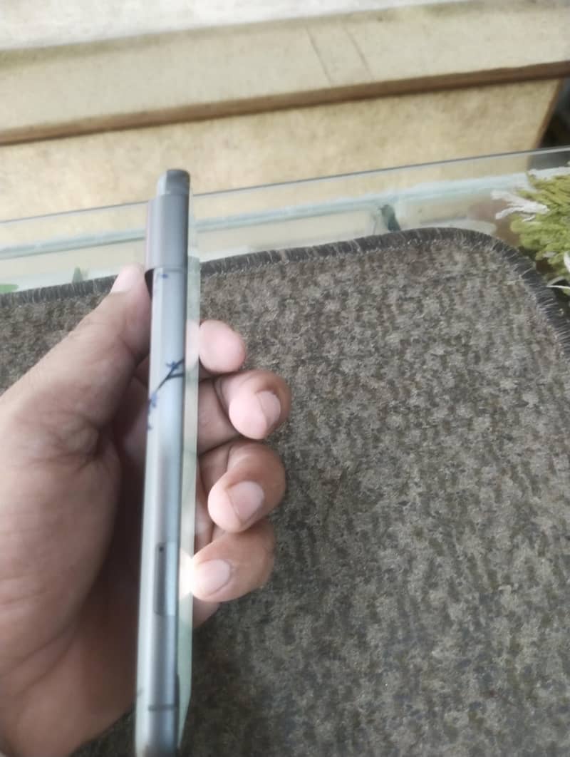 Google pixel 8 4