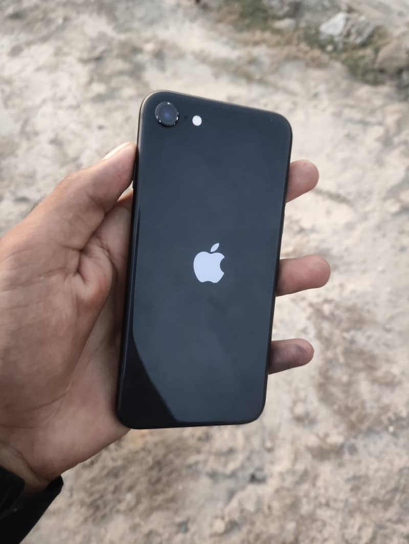 Apple iPhone SE 2 7