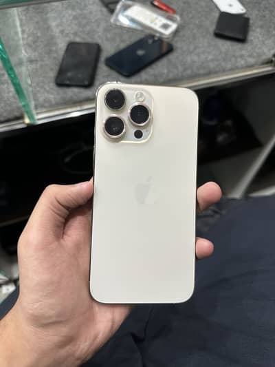 Apple iPhones in Wholesale rates Sahiwal See Description for Details