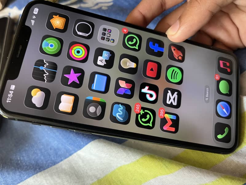 Apple iPhone 11 Pro Max 1