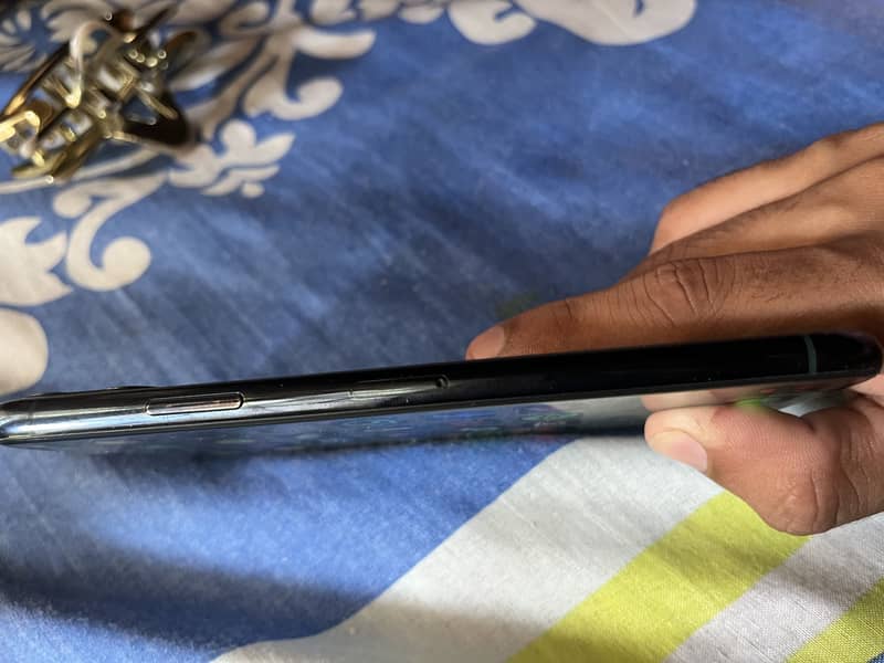 Apple iPhone 11 Pro Max 5