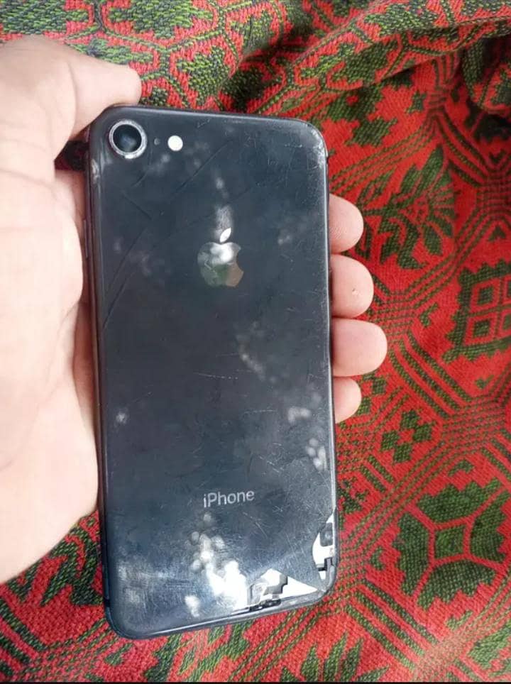 Apple iPhone 8 1
