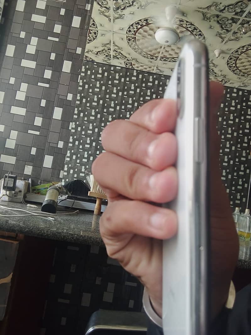 Apple iPhone X 0