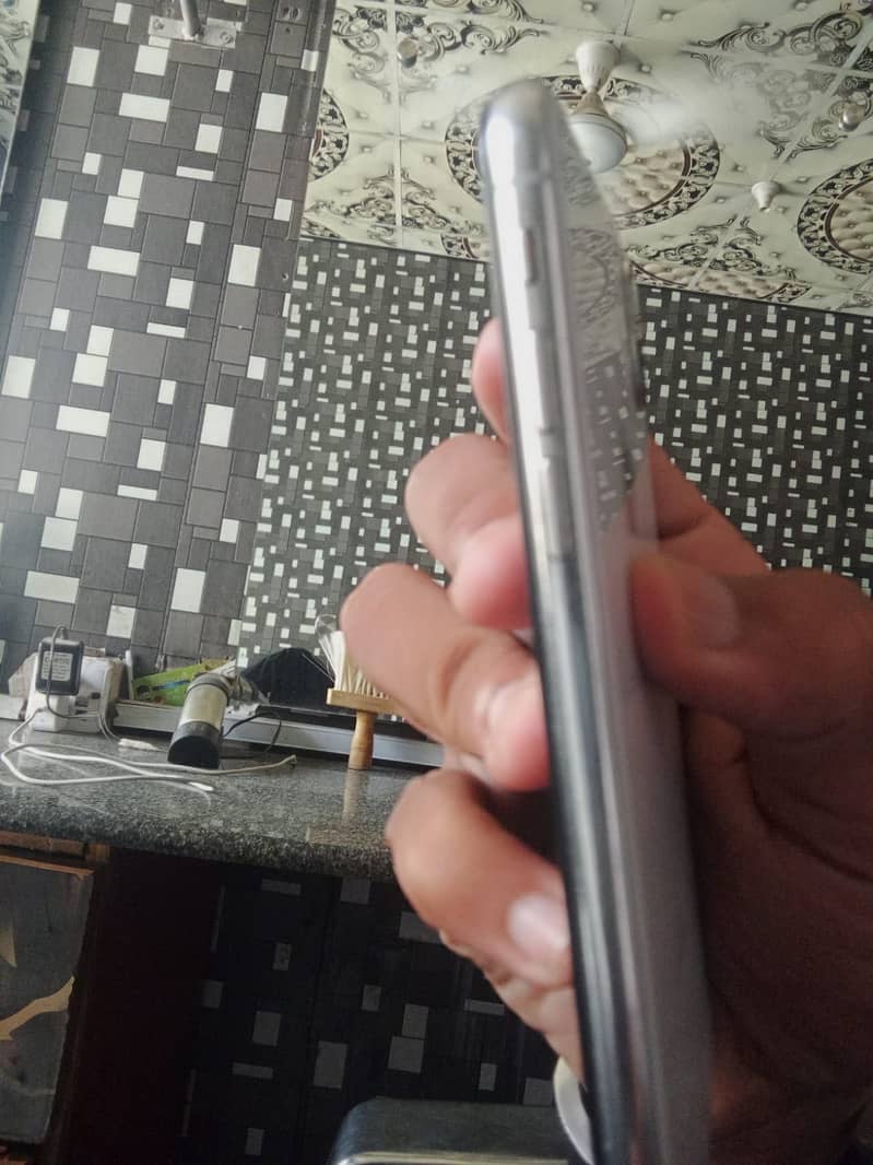 Apple iPhone X 2