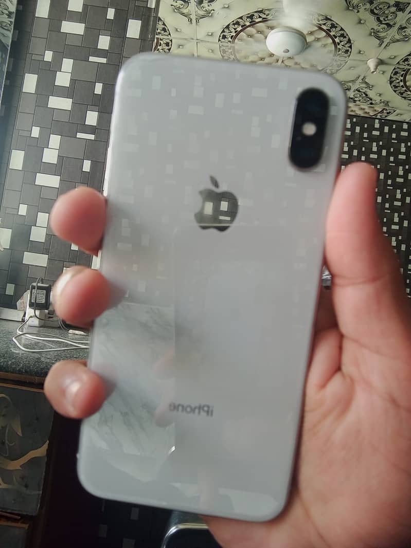 Apple iPhone X 3