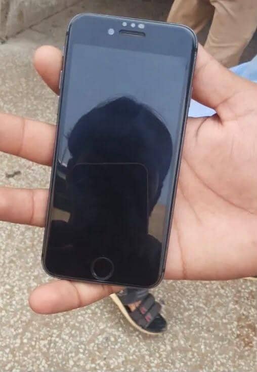 Apple iPhone 8 0