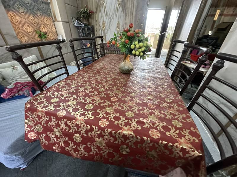 6 seater’s dining Table 8