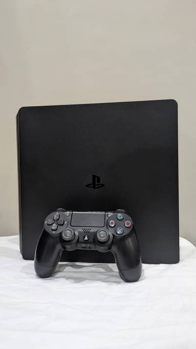 PS4 1tb slim Uk version with 2 controllers for sale