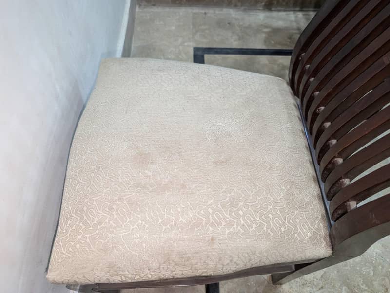 wodden dining table 3