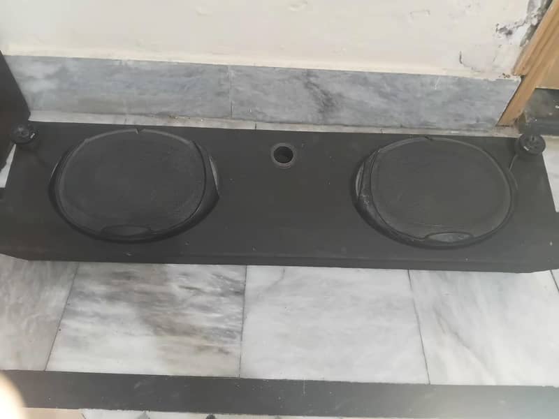 Back speaker box 0