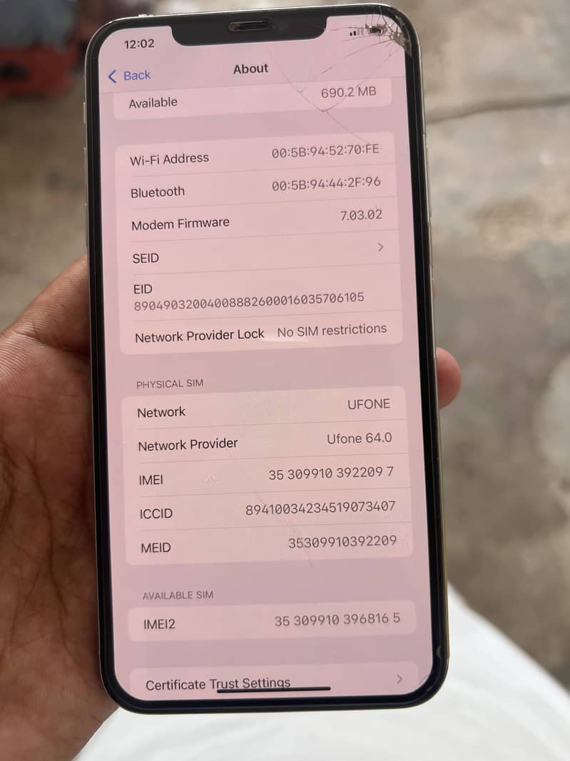 Apple iPhone XS Max 4
