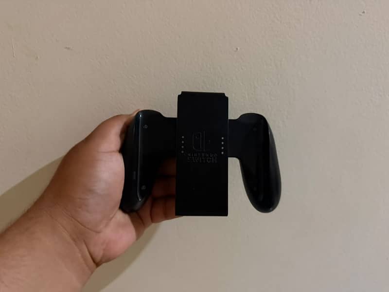 Nintendo Switch OLED Console – Excellent Condition 3