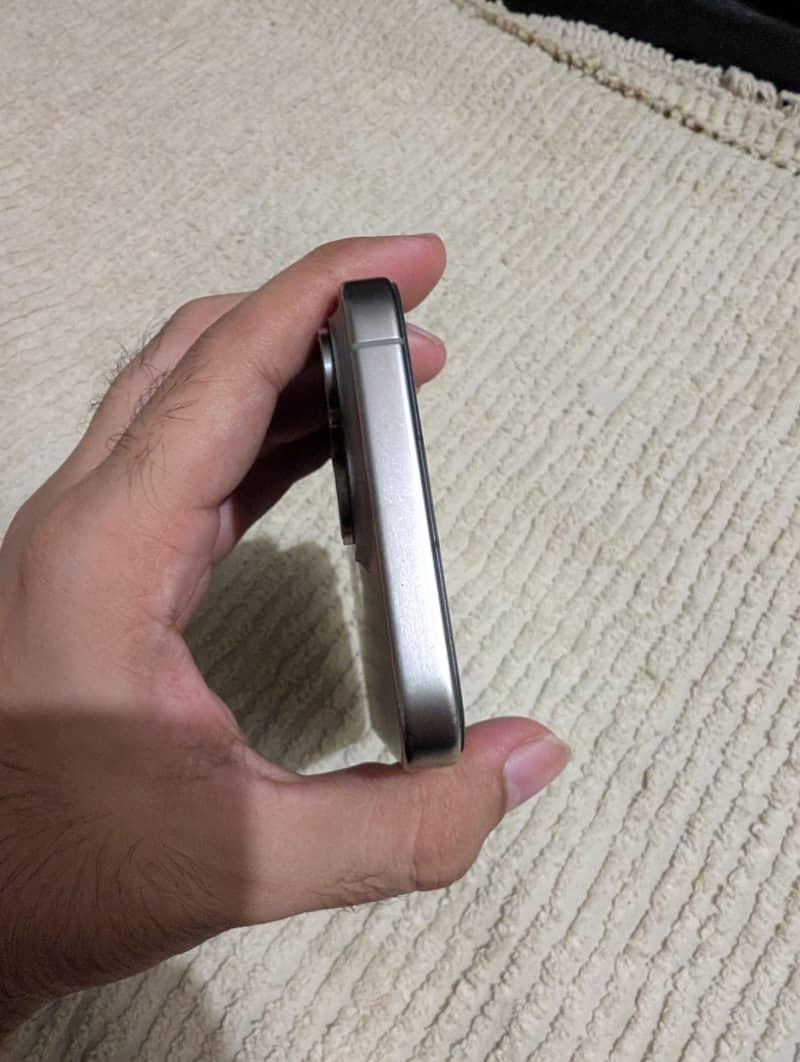 Apple iPhone 15 Pro Max 5