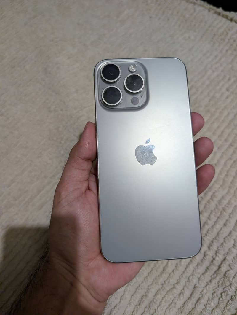 Apple iPhone 15 Pro Max 7