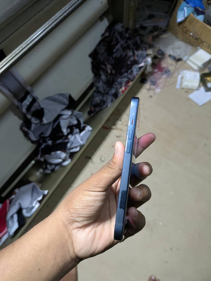 Apple iPhone 13 1