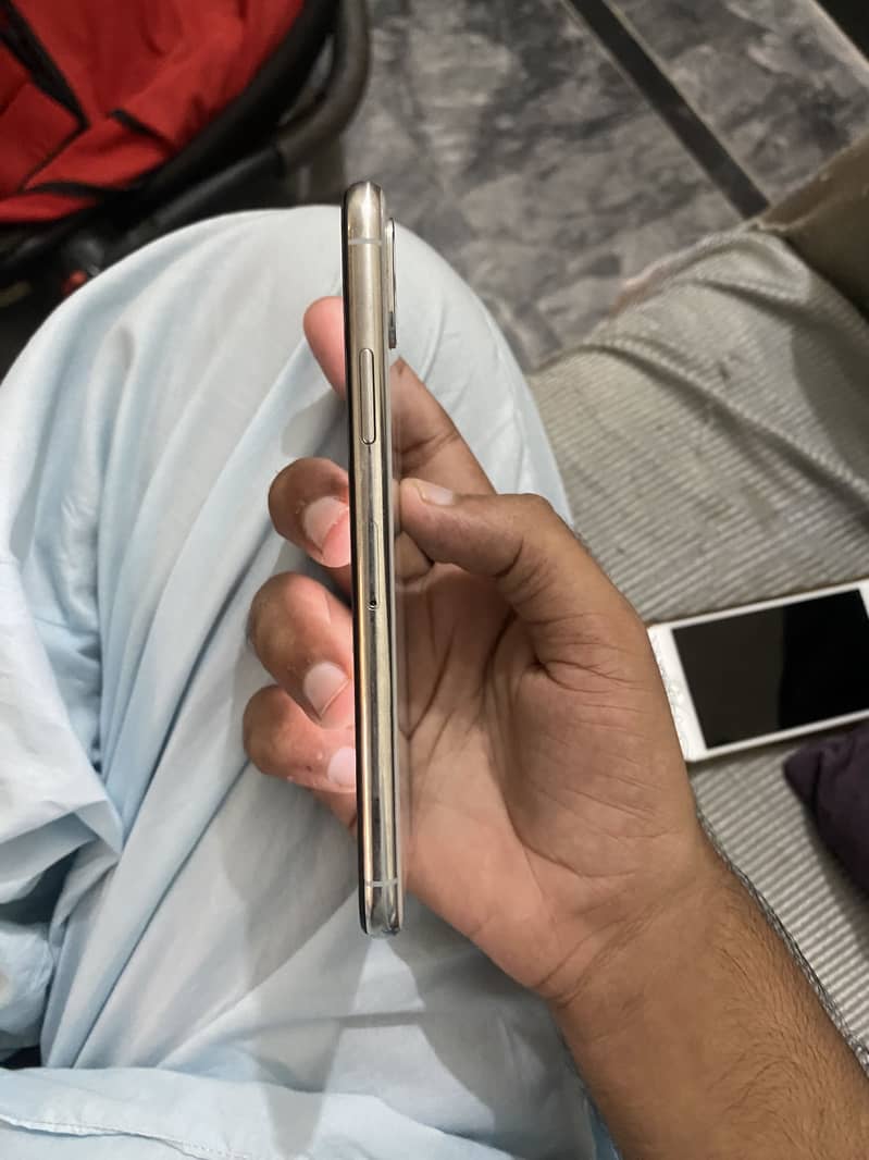 Apple iPhone X 2