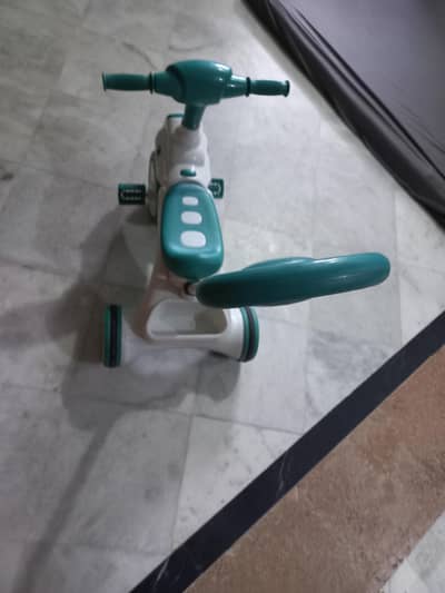 Kids tricycle good condition