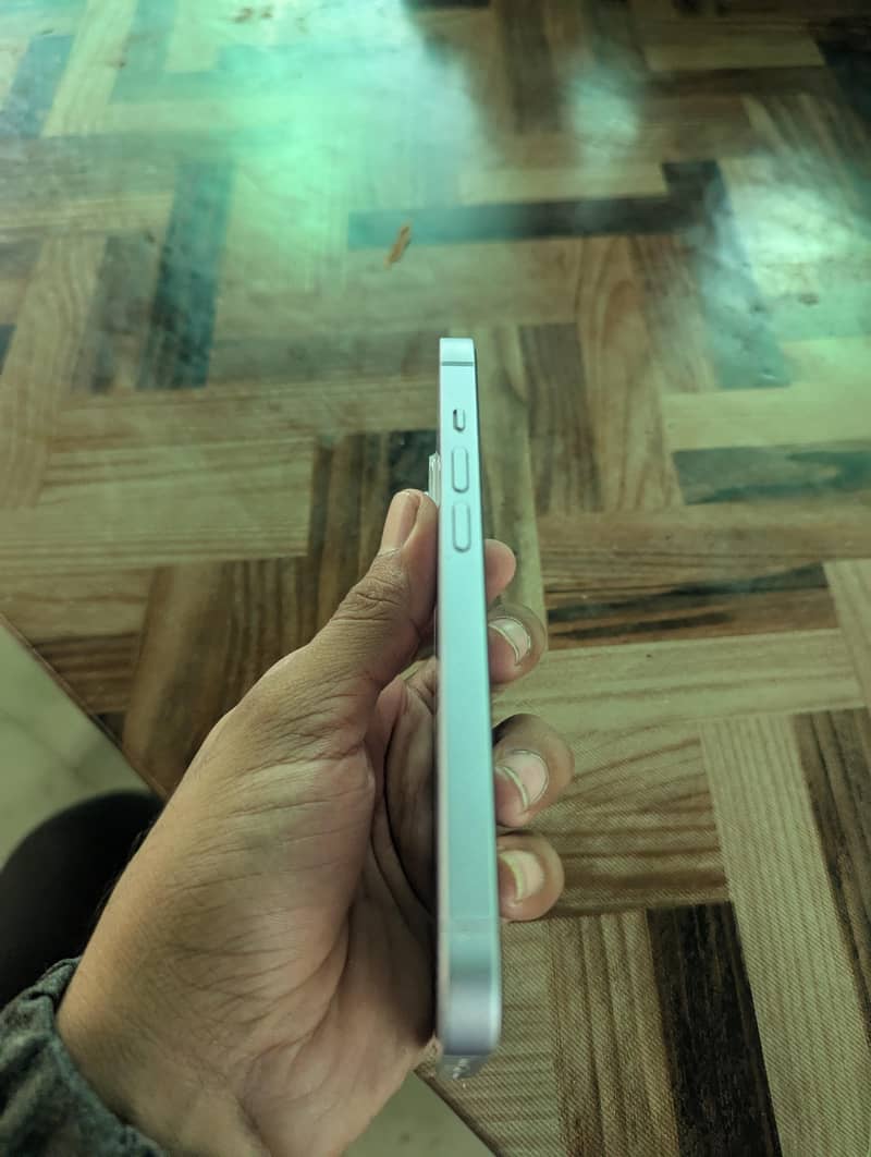 Apple iPhone 14 1