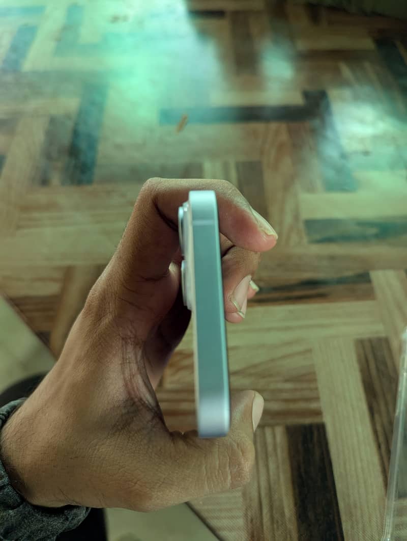 Apple iPhone 14 5