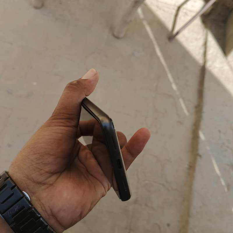 Google Pixel 8 2