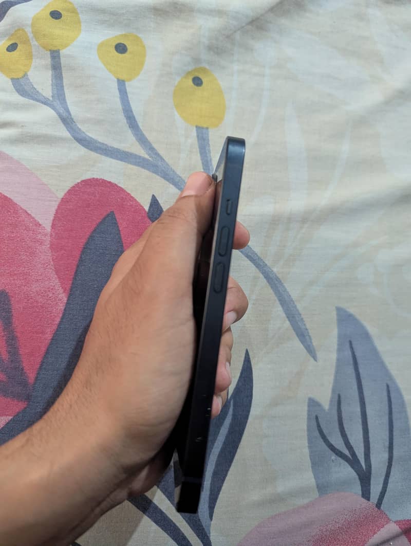 Apple iPhone 13 3