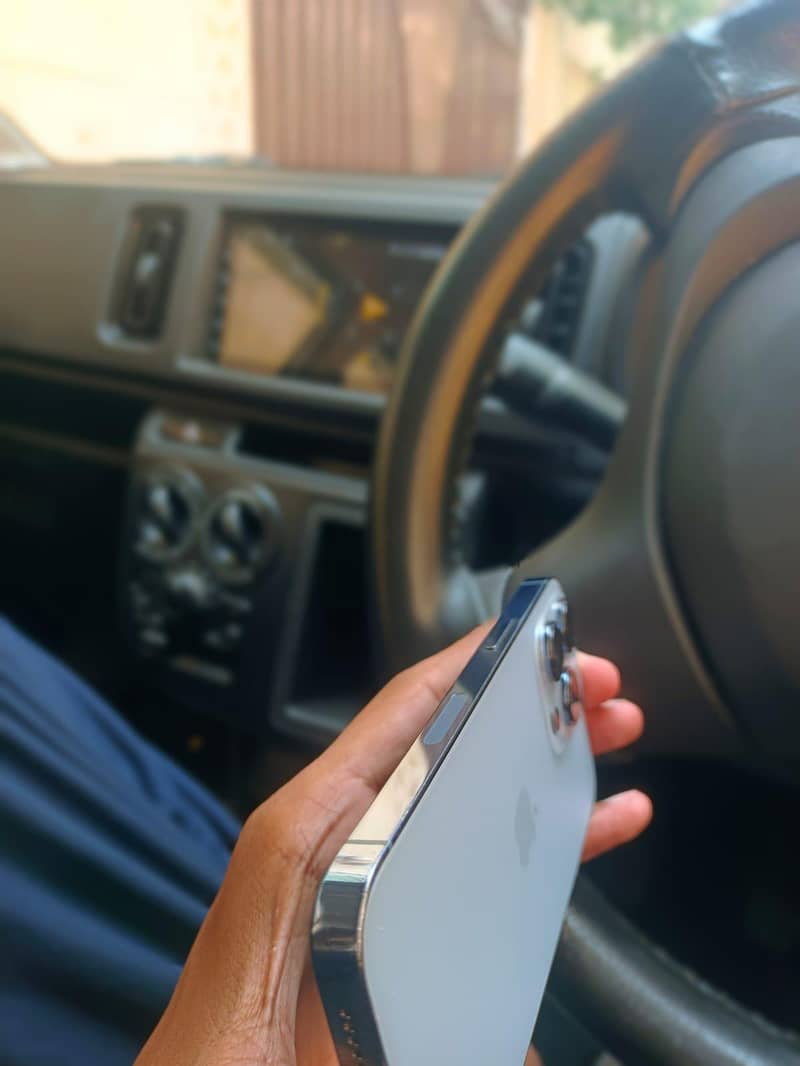 Apple iPhone 13 Pro 4