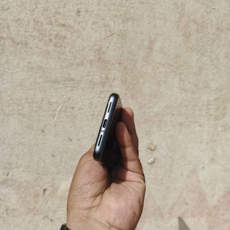 Google Pixel 8 11